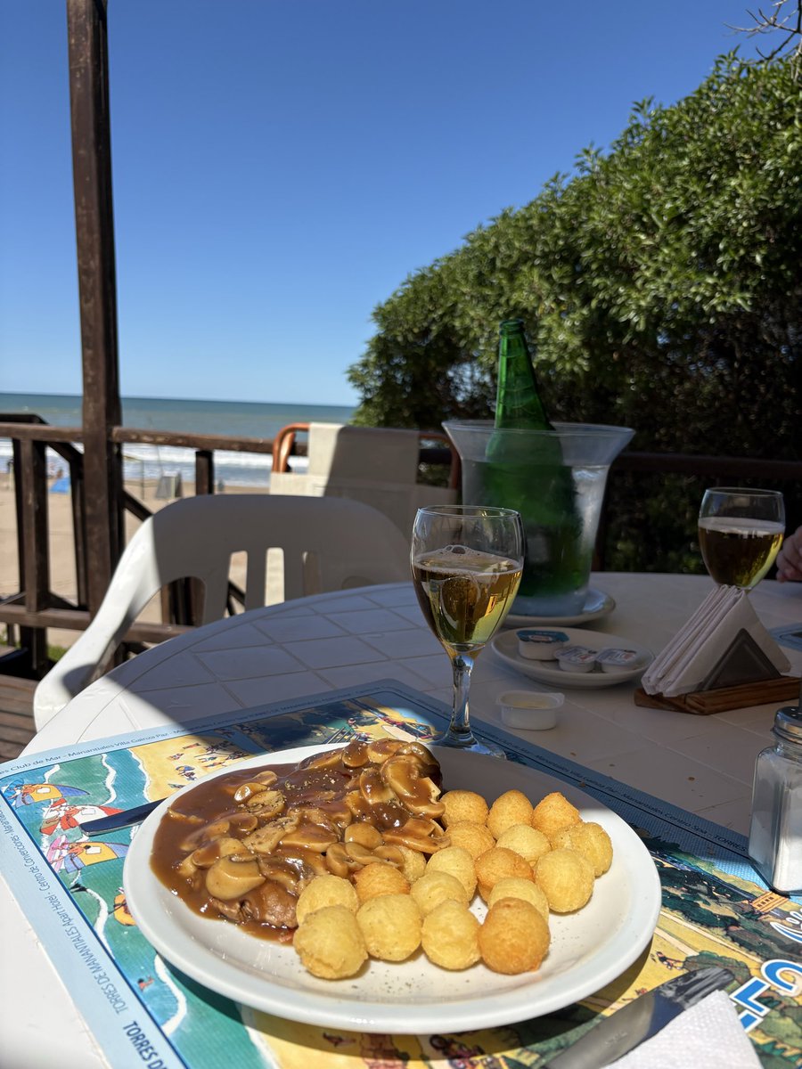 Delfisanta's tweet photo. Que linda es la vida cerquita del mar https://t.co/CZ04ijxwMY
