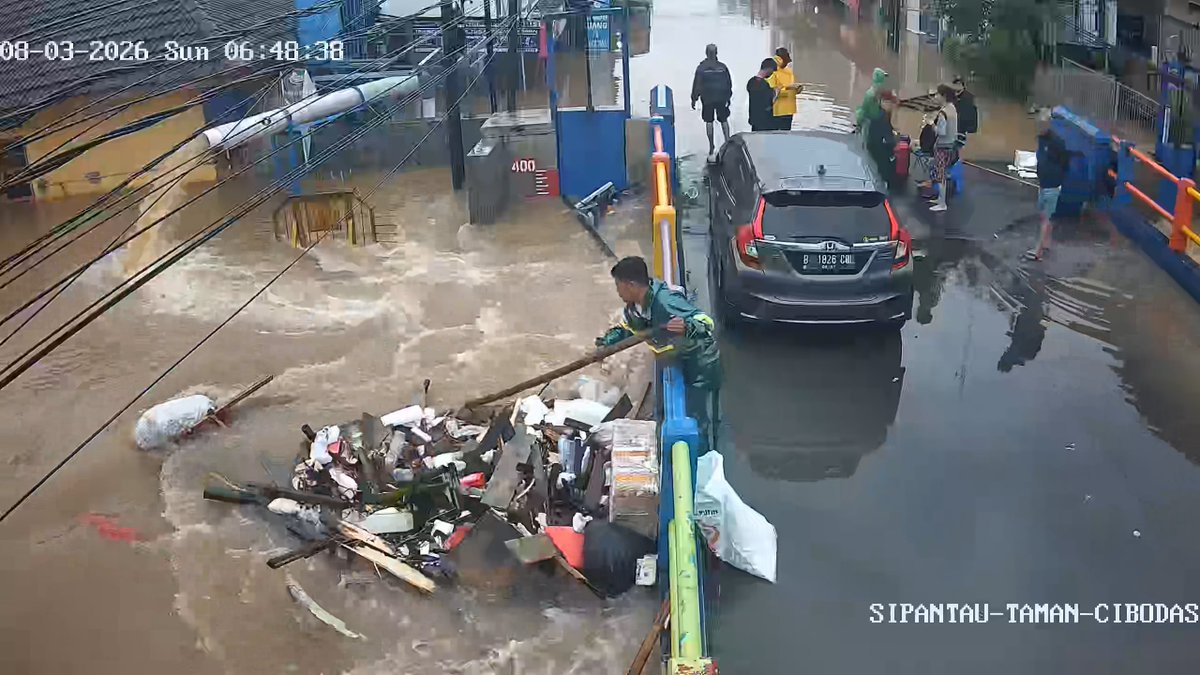 TfTangerang's tweet photo. Rute Si Benteng AP. 1C: Perum Purati Timur - Taman Cibodas mengalami pengalihan rute akibat adanya banjir di sekitar Situ Bulakan, Taman Cibodas dan Alamanda.

Sementara hanya melayani Perumahan Grand Duta - Kecamatan Periuk via Jln. H. Puni - Sari Asih Sangiang untuk kedua arah. https://t.co/DaOs0V0apf