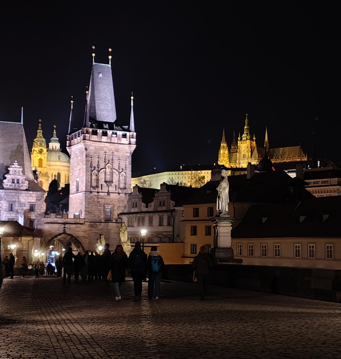 Soleil_cz's tweet image. Jako bych to už někdy viděla, ale dlouho ne takhle instrumentálně 🤩  #domov #Prahabejby