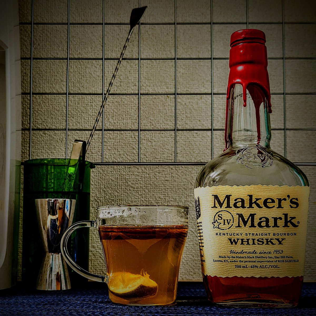 dieingmessage's tweet photo. メーカーズマーク、ホットトディで頂きます。
どうも暖かい日だと油断して湯冷めしてしまう。そんなときはコレが一番だ。2杯飲んでその後グッスリ逝きましたわ。
#MakersMark #CraftBourbon #KentuckyStraightBourbonWhisky #AmericanWhisky #Whisky #WhiskyCocktails #HotToddy https://t.co/rKifq5pSjW