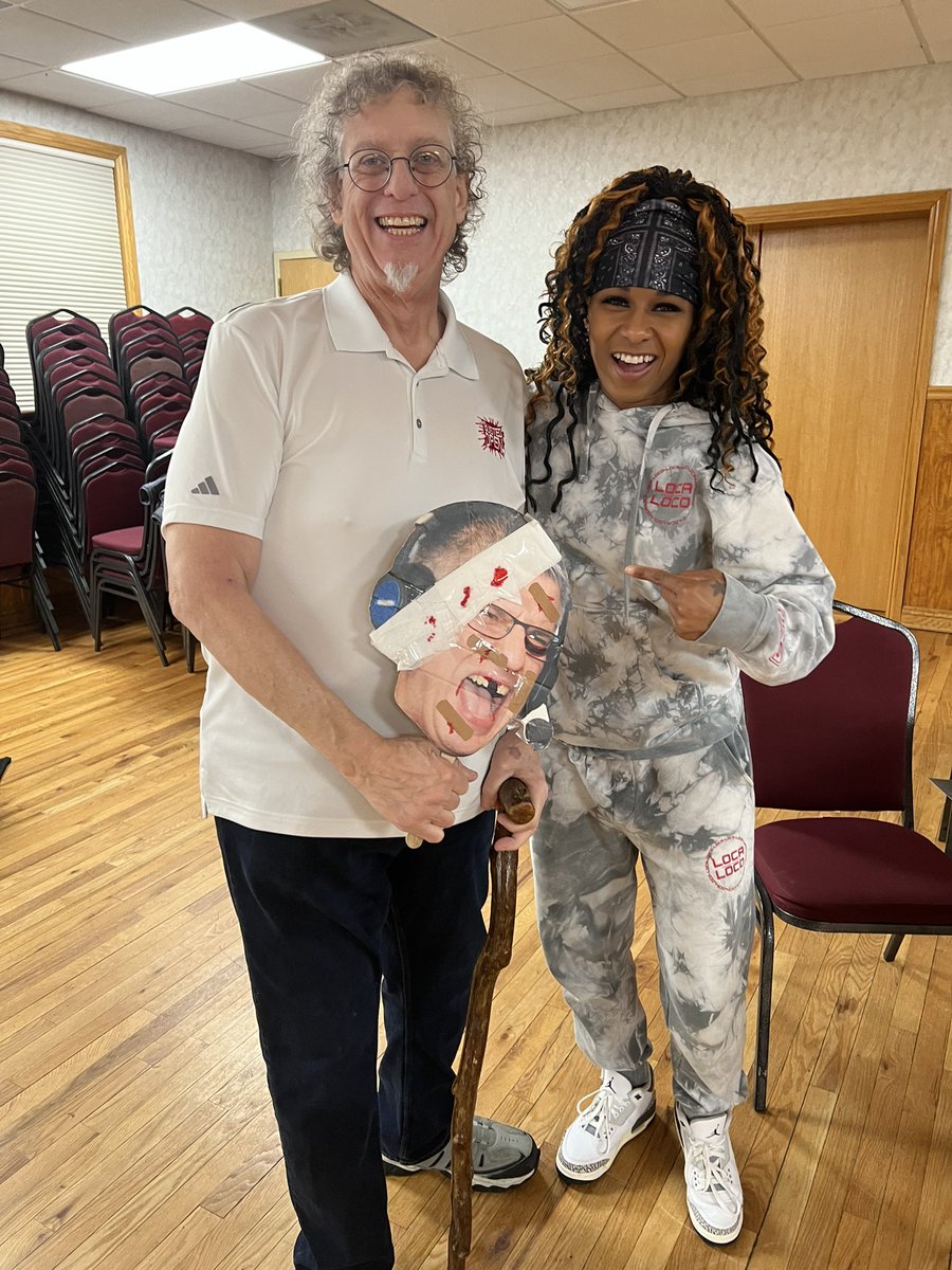 MongrovianMike tweet media