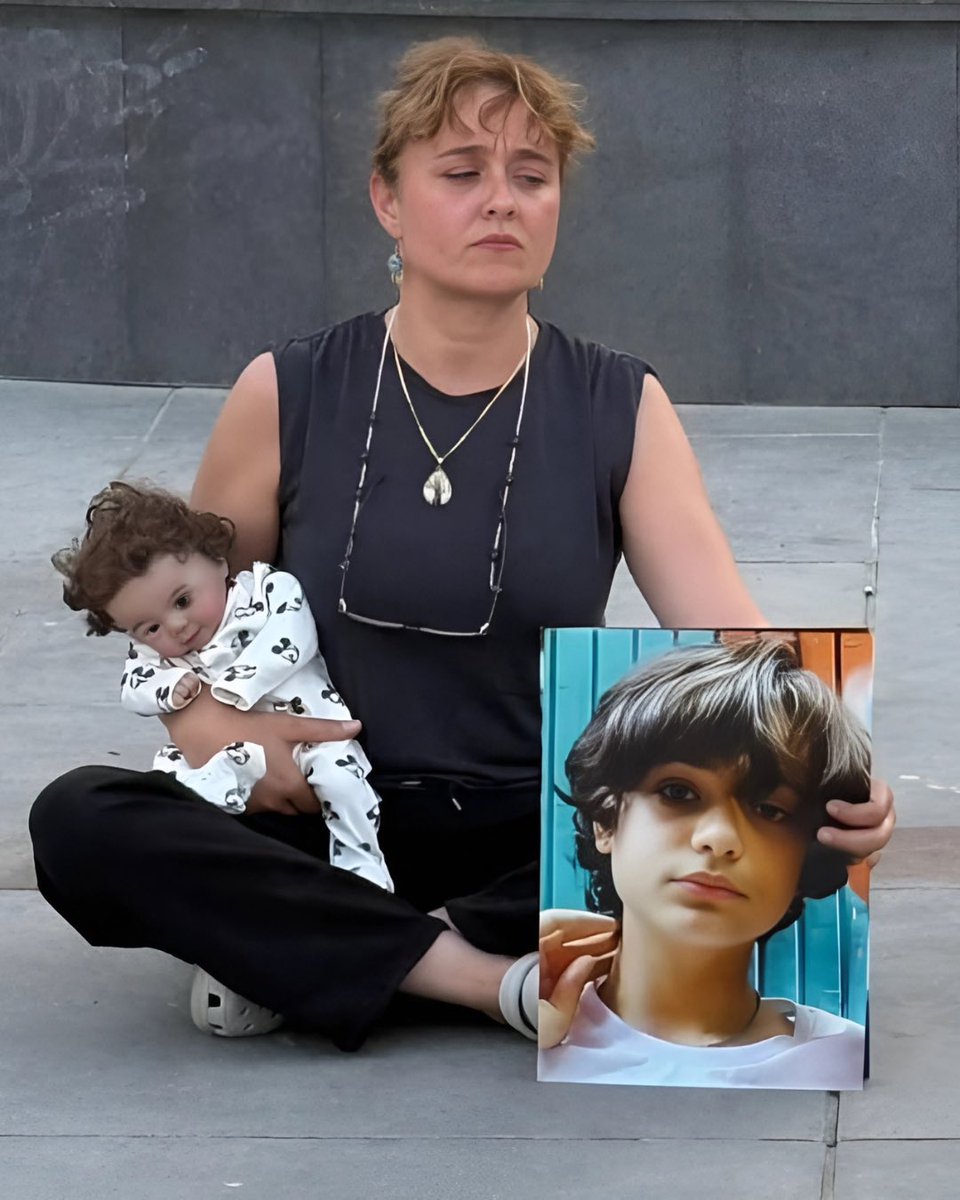 Bugün senin için de meydanlarda olacağız Yasemin Minguzzi!

Feminizmin arkasına sığınıp bölücü siyasetin maşalığını yapanlara, seni hedef gösterenlere, seni tehdit edenlere karşı sesimizi yükselteceğiz!