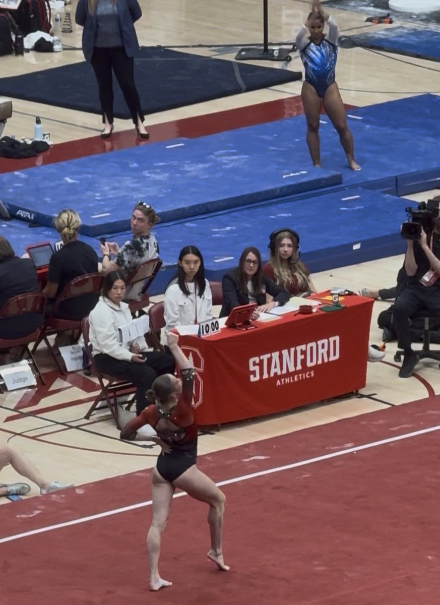 Caroline Price tweet media