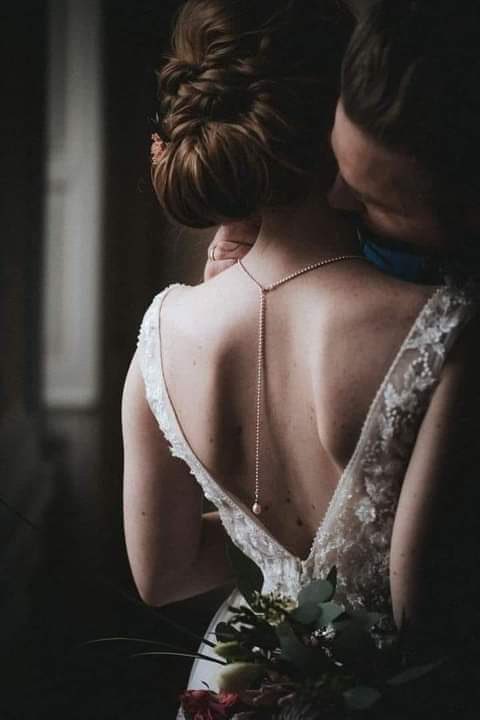 "Porque amar é uma arte e nem todo mundo é artista”.

Renato Russo.  🌹🎩