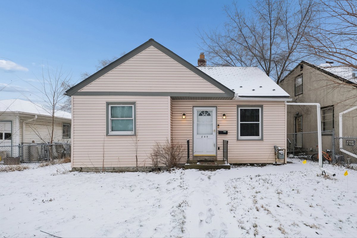 JessicaMLowe's tweet photo. This one is sweet! 🍬Just $230,000 🍬 Check out 209 Park St. W. in South Saint Paul. Move-in ready! Four bedrooms, one bath, one car attached garage. Long lasting metal roof. Newer furnace, newer water heater, updated windows, new gutters and more.  

https://t.co/2vqGGgZNqb https://t.co/SxOsLCc0YY