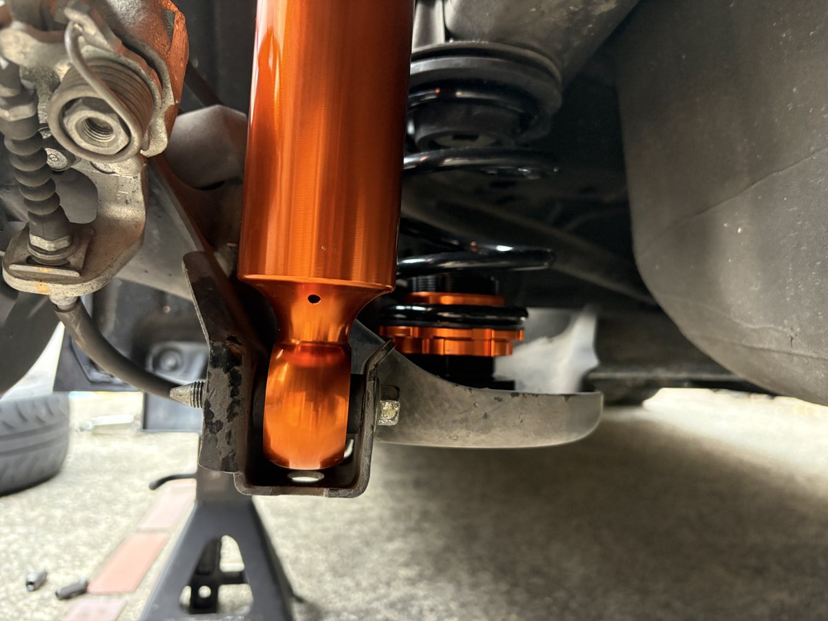 bach_chops's tweet photo. 車高調入れました。
ゼロファイターのRACING-SPECです。 https://t.co/nYBEydZAmx