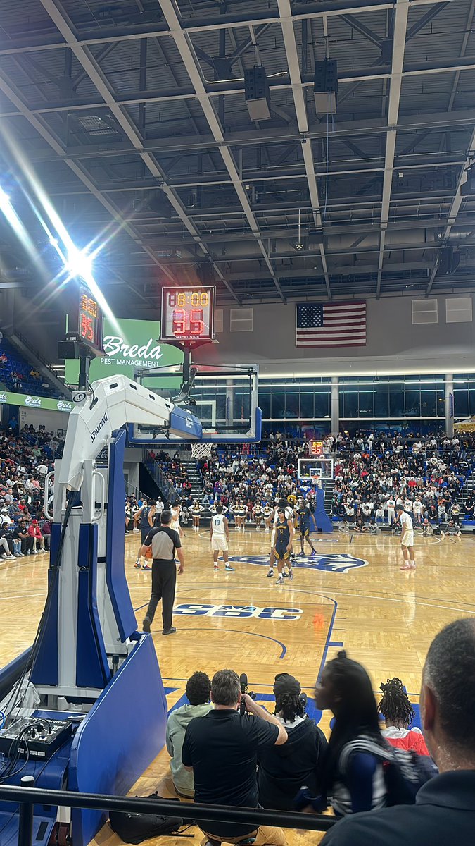 hoopseen's tweet photo. Two of Georgias Powerhouses face off in AAAAAA Final 4 Battle with a trip to face Pebblebrooke on the line for a State Championship! @WheelerHoops Vs @McEachernBoysBB 

@MekhiMcKinney3 https://t.co/ntHAt1zvAC