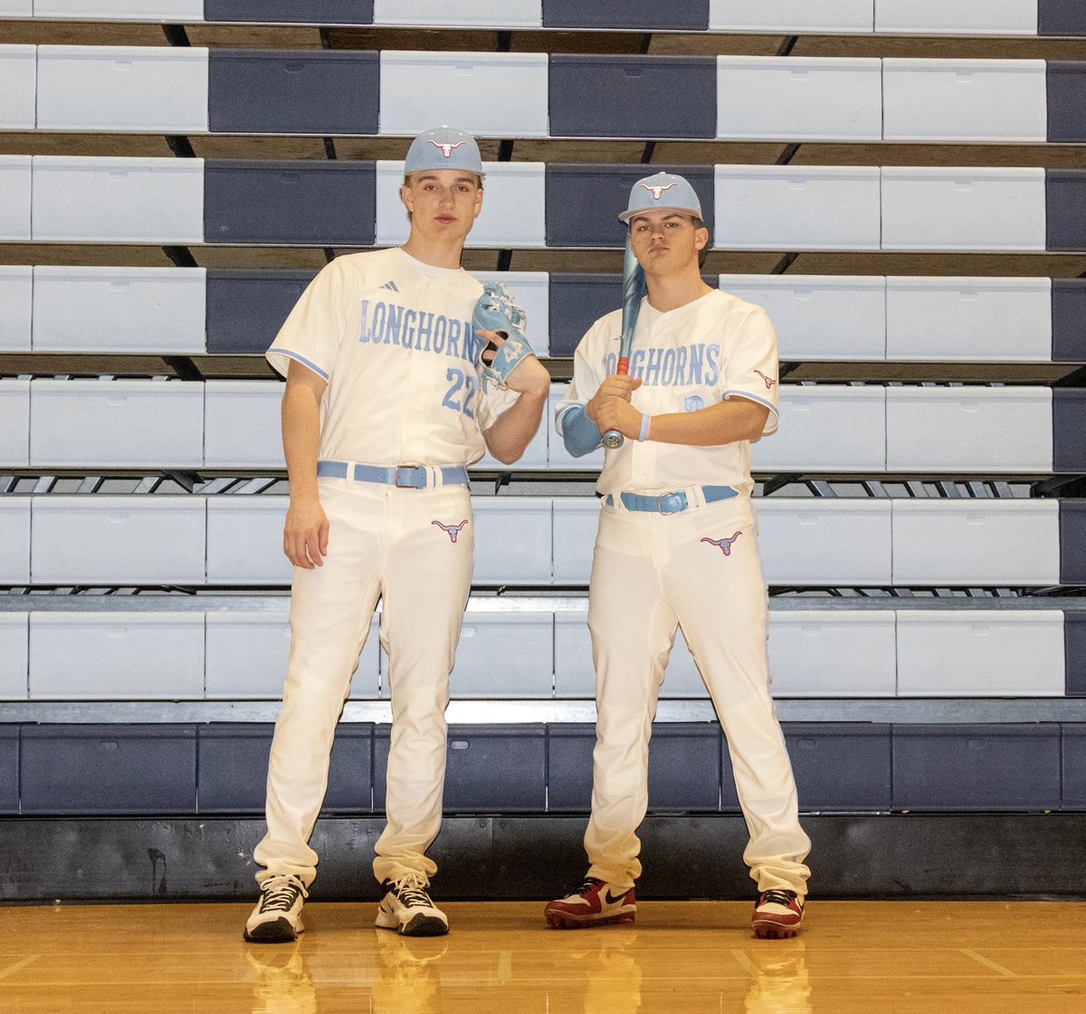 🚨NEW THREADS🚨

Introducing Varsity’s new cream jersey set &amp; hats for the season! 🍦🔥

#PlayHard #BeAGreatTeammate #HaveAGreatApproach