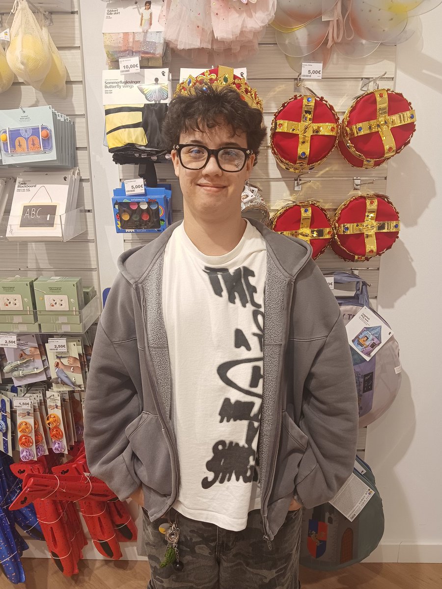 Oficialmente <a href="/Nilisito_/">Muñe</a> ya es mayor de edad, mañana lo sorteamos en el venue de Turin