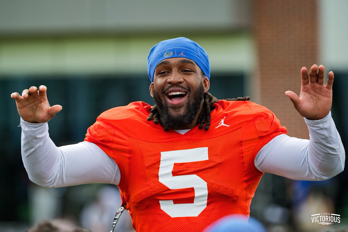 Nick de la Torre tweet media