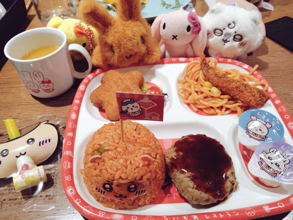 sndnnnn27's tweet photo. ちいかわレストランとカレー🍛 https://t.co/fs3jF3XL5z