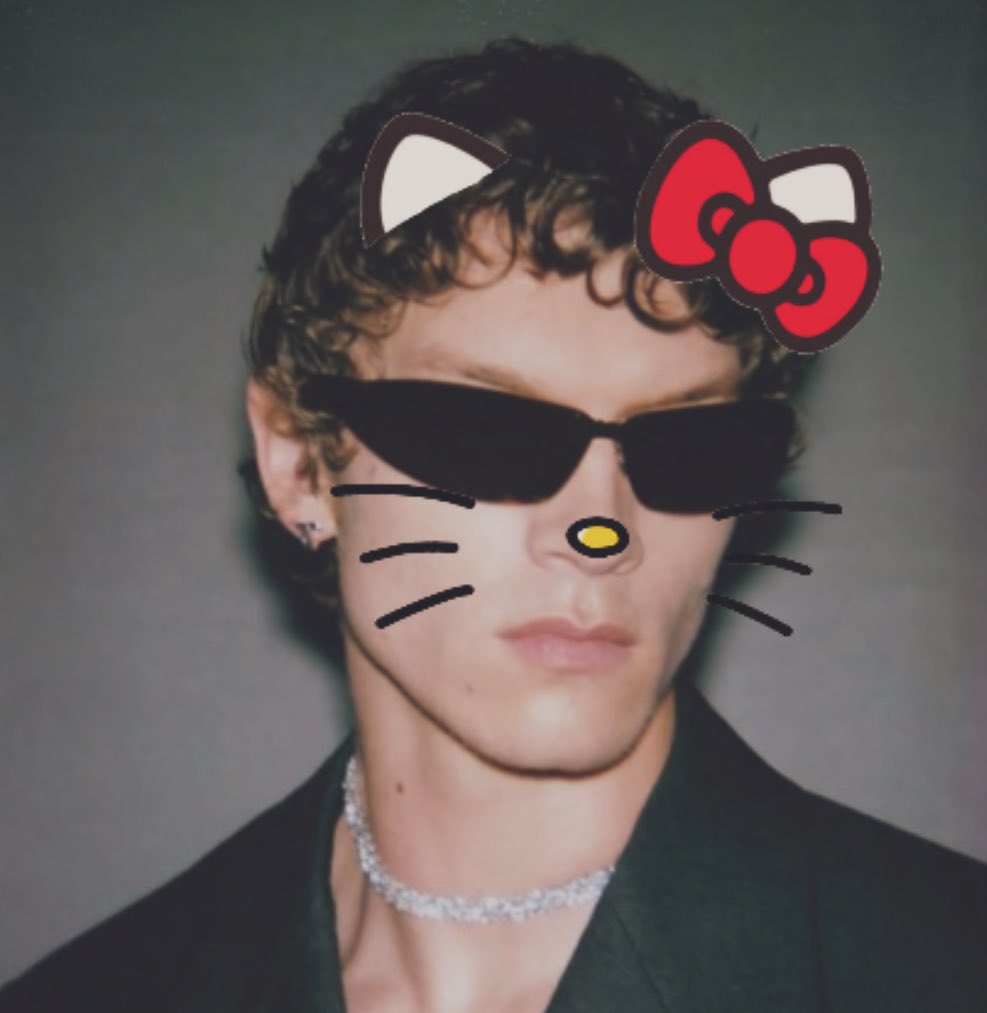 ❀ kiwi. tweet media