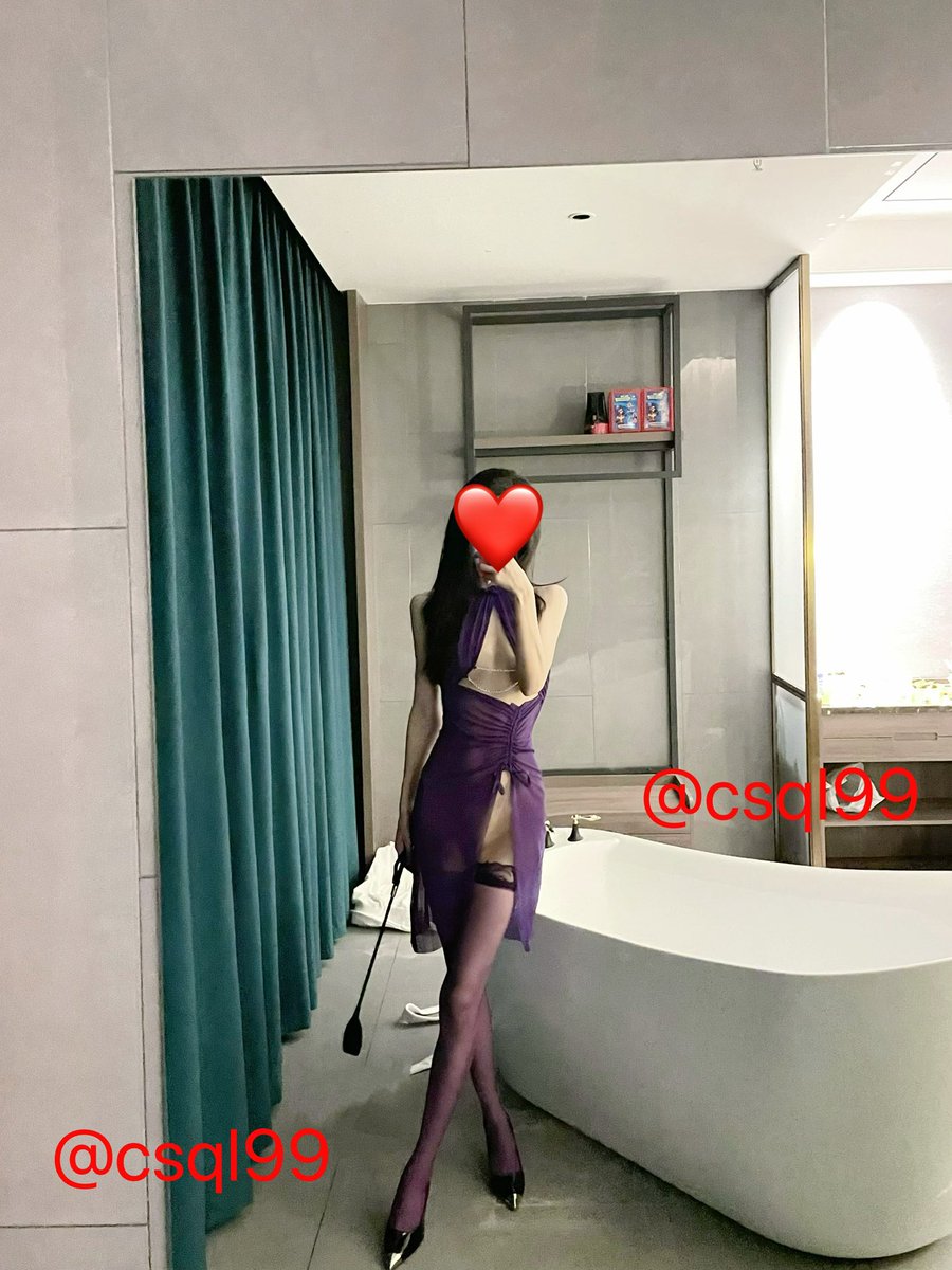csql99's tweet photo. 紫色战袍vs白色战袍

老婆说穿紫色战袍感觉自己很欲…

#紫色战袍 
#情趣
#长沙情侣 https://t.co/np8XvQOfhj