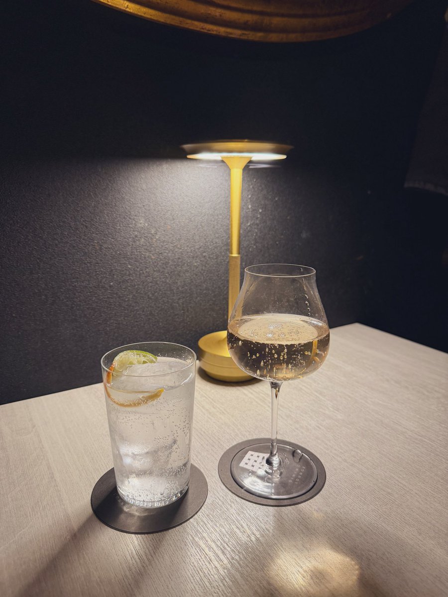 こんなんセックス不可避でしょ的ドスケベバーで度数20%のカクテル飲んでも一ミリも酔わなかった奇跡の土曜日。今朝は余裕で生きてます。