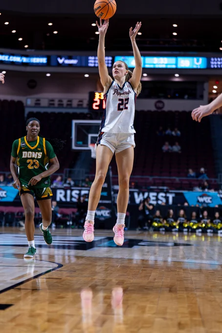 Image from Pepperdine Women’s Basketball (@PepperdineWBB)