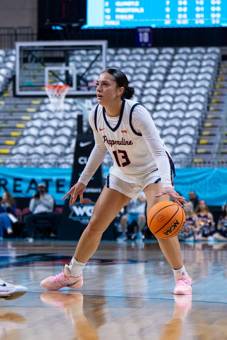 Image from Pepperdine Women’s Basketball (@PepperdineWBB)