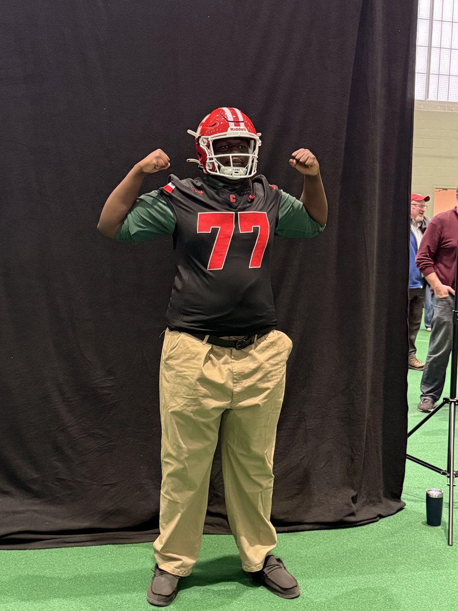 angelmil05's tweet photo. Great junior day at Cornell thank you for the invite @coach_dees 
@BigRed_Football @Sean_Reeder @BlSasknights https://t.co/NImFUw61uP