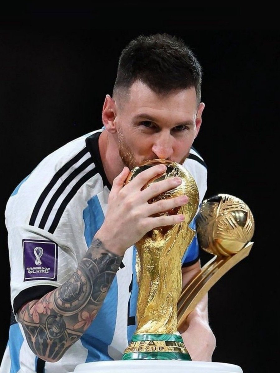 Los argentinos de bien lo bancamos fuerte!!! Siempre Messi!! Grande Campeon!!!