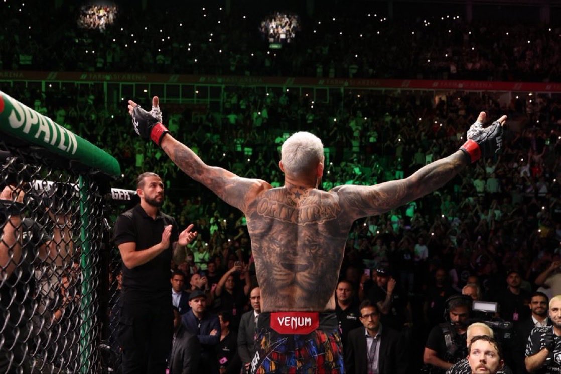 FonzoMMA's tweet photo. This one is for the history books. 

This one cements us on the all-time lists.

Go make us proud one last time, my brother.

FonzoMMA Nation - I love you!

Let’s make history, like we always fuckin’ do. https://t.co/8W9gvg1F4d