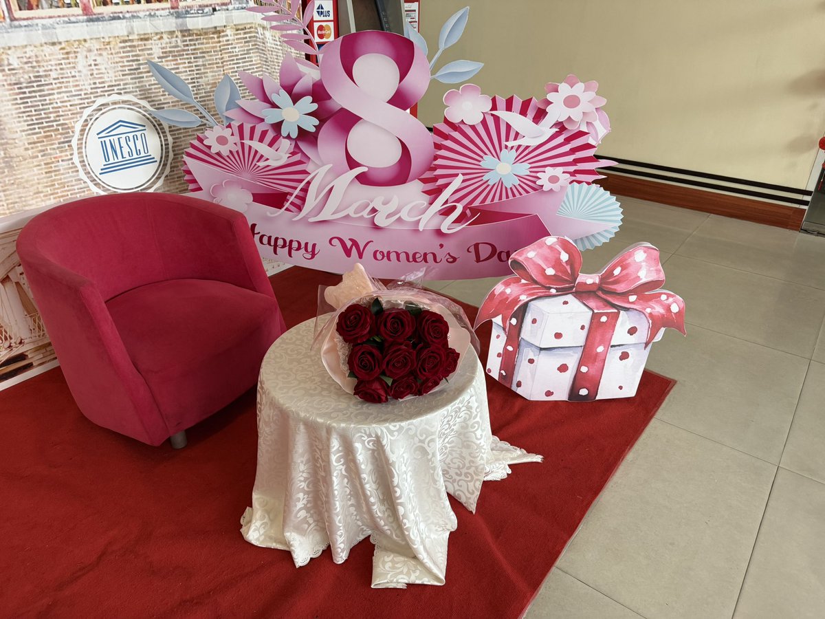 Sophie Bib 👠📚📸#BCBG #BRI cyclette unité psecial tweet media