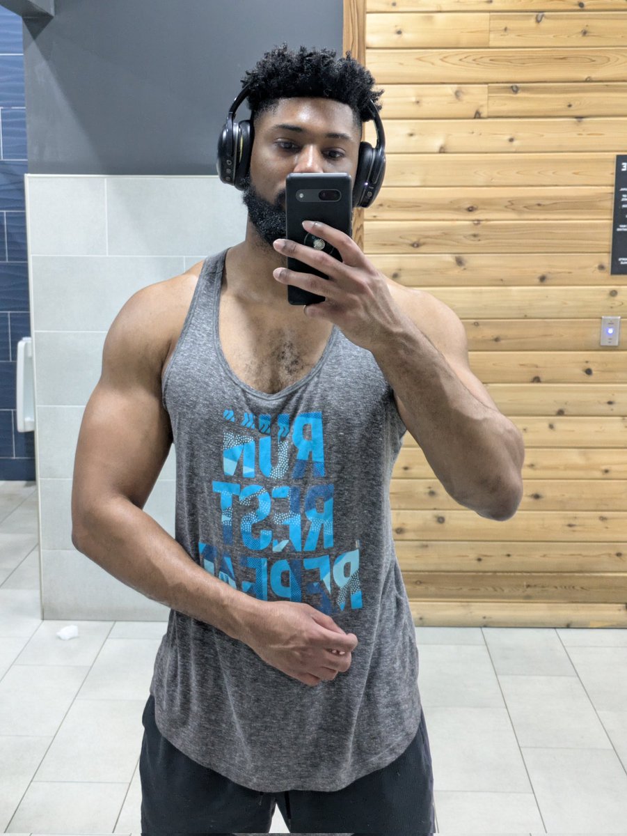 Jigglybuff tweet media