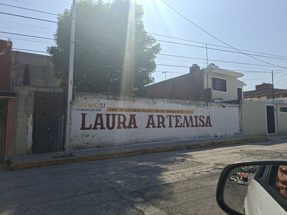 Que se apure a borrar las bardas doña <a href="/artemisa_laura/">Laura Artemisa Oficial</a> y que <a href="/JLG_PARRA/">José Luis García Parra</a> deje de andar anunciandose en revistas y espectaculares o se las van aplicar <a href="/PartidoMorenaMx/">Morena</a> <a href="/JesusRCuevas/">Jesús Ramírez Cuevas</a> <a href="/LuisaAlcalde/">Luisa Alcalde</a> <a href="/aztecapuebla/">TV Azteca Puebla</a>