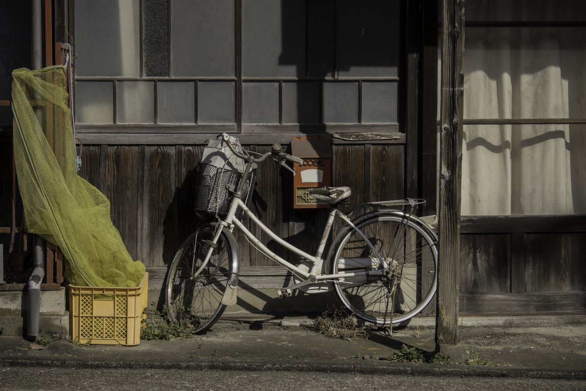 sc_armament's tweet photo. ある風景
#写真 #写真好きな人と繋がりたい #風景写真 #路地 #建物 #窓 #ノスタルジア #トタン #Ruin #廃墟 #風景 #haikyo #産業遺産 #abandoned #urbex #レトロ https://t.co/0Xt3HBn46n