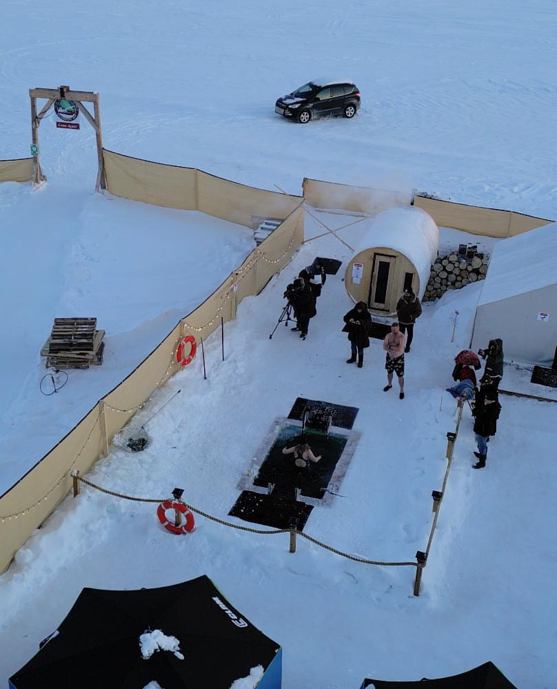 SusanREaton_Geo's tweet photo. Reflections on my 2024 @CanGeo #PolarPlunge in Great Slave Lake, Northwest Territories (air temp was -37 degrees C). Consider donating to my March 8th, 2026 Arctic Polar Plunge to support #CanadianGeographic's education and expedition programming. 
@RCGS_SGRC @spectacularNWT #BeBoldGoCold #Northof60 #Exploration #Geography 
https://t.co/DxK9TF4brk