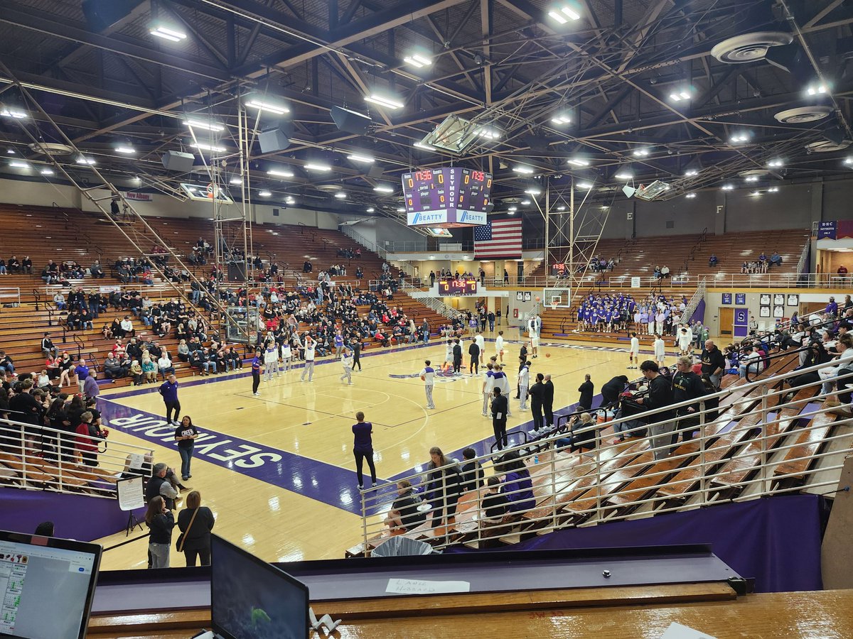 KevinHarris_IU's tweet photo. At Scott Gym in Seymour for tonight's Class 4A Sectional 15 championship between @NewAlbanyHoops (20-5) and @SEYMOUROWLS1 (11-11).
Stay here for updates.
Thank you
@GoNewAlbany @IndSportsTalk @IBCA_Coaches @IHSAA1 #SoInPreps #HoosierHillsConference https://t.co/n7SUcGSVxn