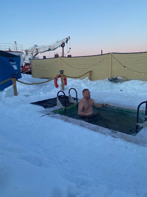 SusanREaton_Geo's tweet photo. Reflections on my 2024 @CanGeo #PolarPlunge in Great Slave Lake, Northwest Territories (air temp was -37 degrees C). Consider donating to my March 8th, 2026 Arctic Polar Plunge to support #CanadianGeographic's education and expedition programming. 
@RCGS_SGRC @spectacularNWT #BeBoldGoCold #Northof60 #Exploration #Geography 
https://t.co/DxK9TF4brk