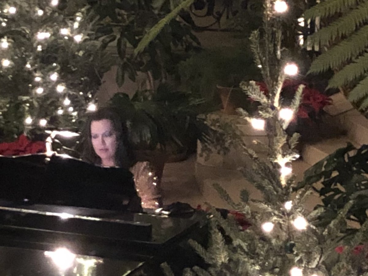 elisa_comer's tweet image. So, a totally non-health question... please leave a reply!

What is something we don't know about you ? Share a picture?

I'll start, I'm a pianist. Last concert was Biltmore House for Christmas.

#CommunityBuilding 
#justforfun 
#Sjogrens
#BrainTumorWarrior
#RheumatoidArthritis