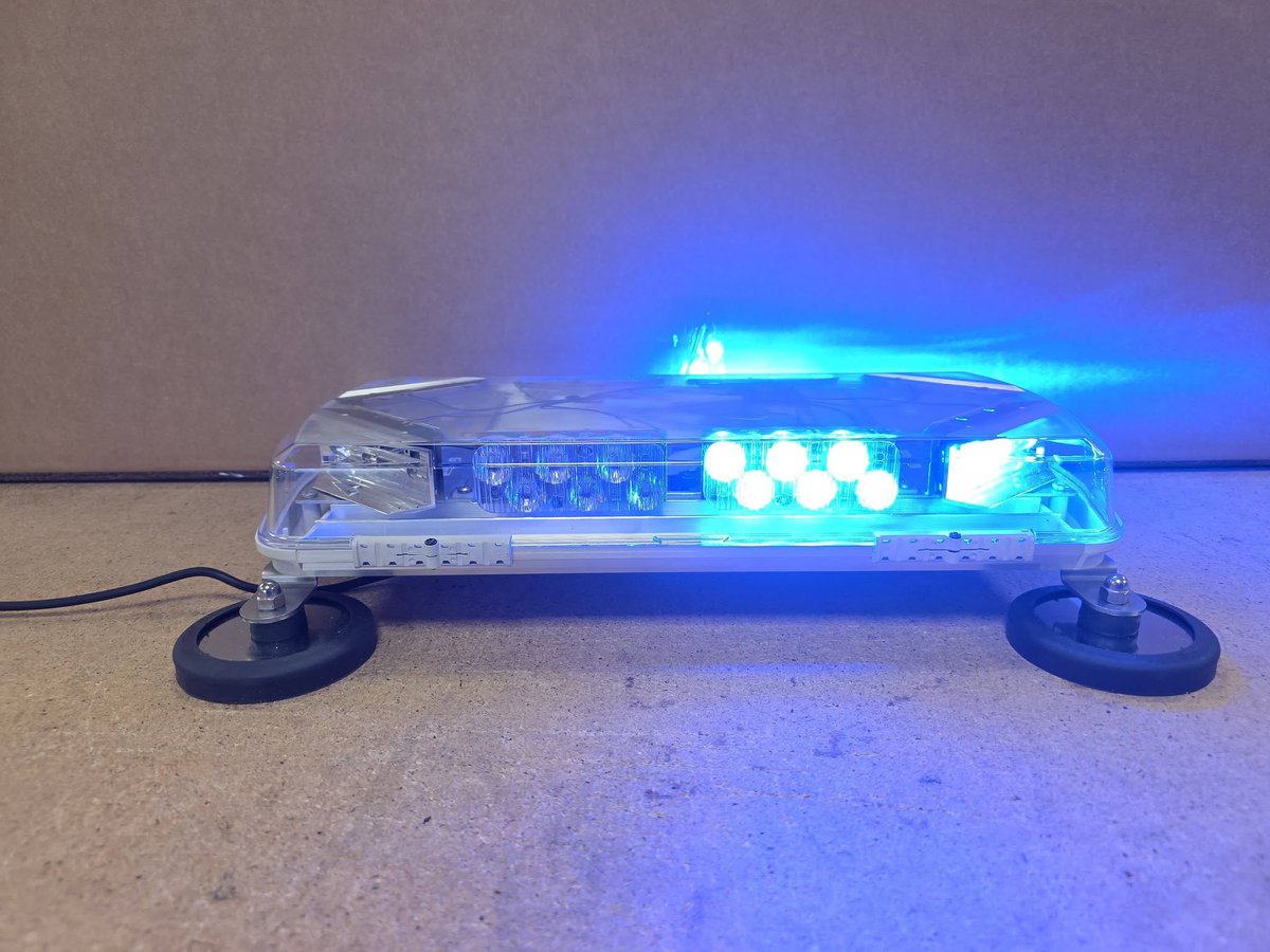 SVLIGHTS's tweet photo. Whelen Mini Century Mag Mount Ligthbar build by SV Lights.

User selectable flash patterns
Cigar lighter plug switching.
12v

Ideal for a variety of uses where a high level of conspicuity is needed responding to Emergency situations.

SV Lights
01749 830000 https://t.co/xHZNwFFPcn