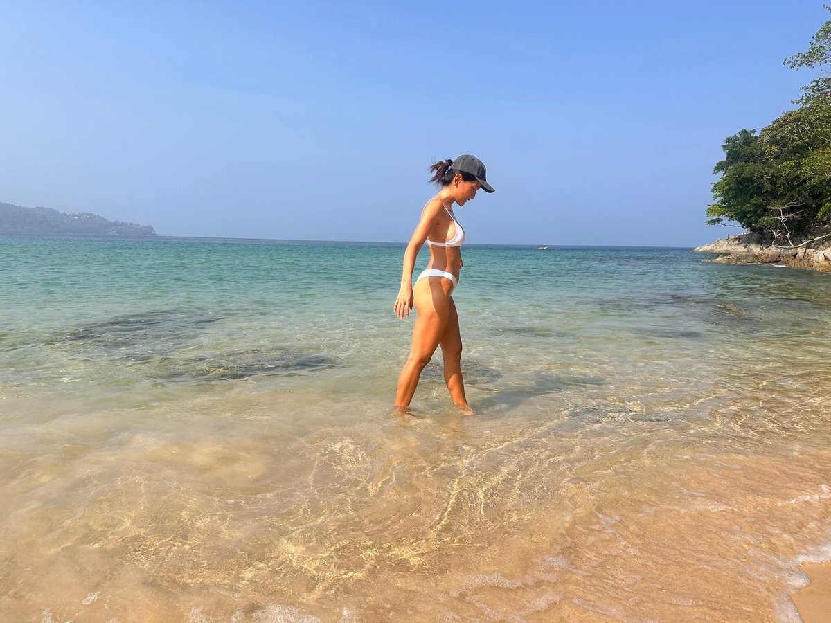 พลอย tweet media