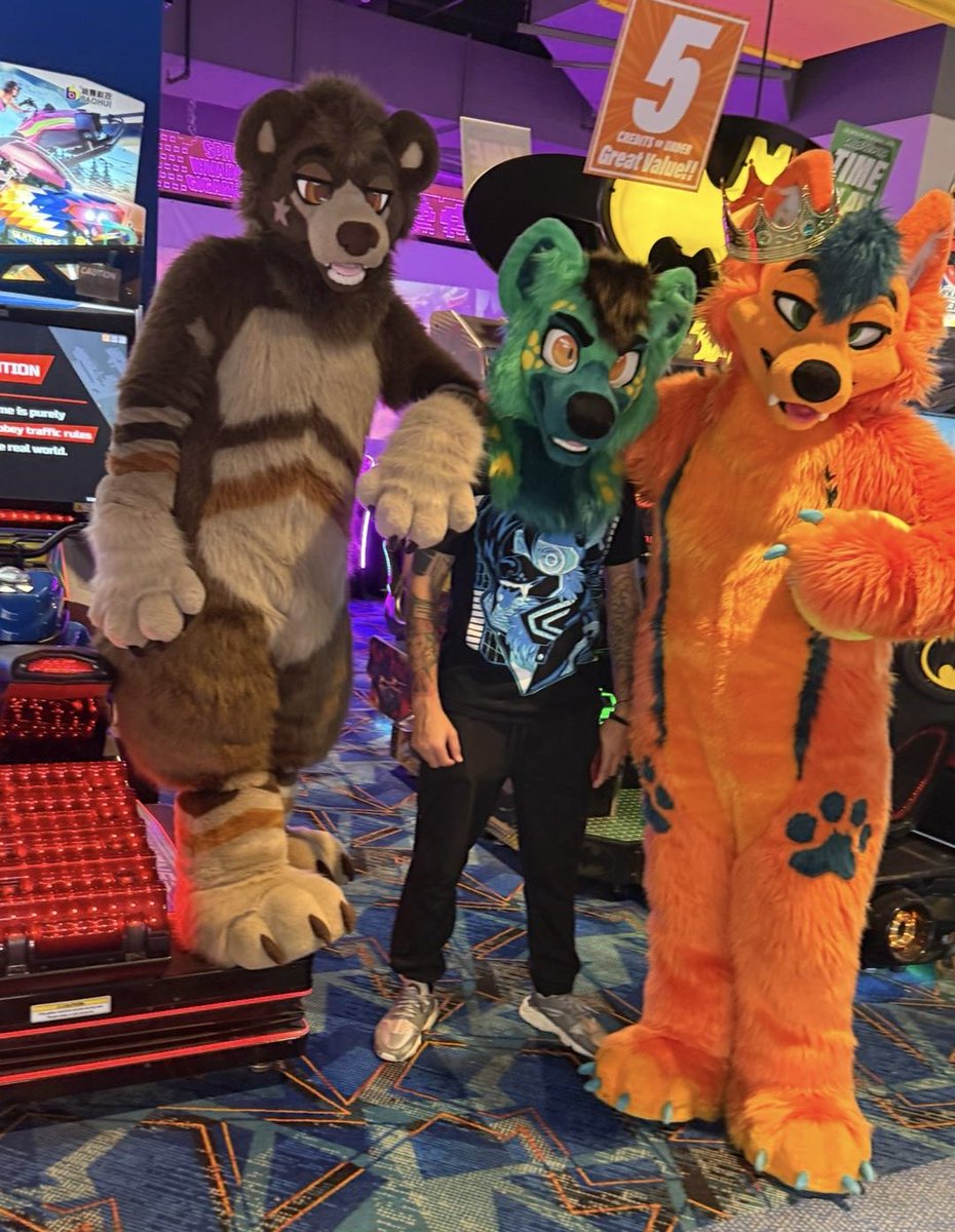 KichekoYeen's tweet photo. Kicheko’s first event was a success! Thank you to everyone who invited me in and showed me love. Until next time #furbuddy #kicheko #yeen
@brotherboofer @sumdingo https://t.co/wnvHqbp8Mc