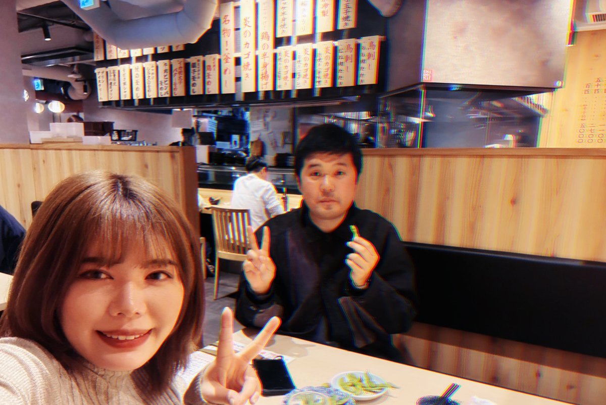 yuzuka_tecpizza's tweet photo. 街録の三谷さん（@3tani34ro）と取材がてら飲ませてもろたのだけど、「子どもに寂しい思いをさせてまで休まず仕事するの、かっこ悪くないですか？」という彼の美学にシビれた。今の彼は睡眠と休日を守り、毎週子どもと公園へ行く。「今の時代、子どもより大切なものなんてない」と言い切る男。しぶい。 https://t.co/ToCrGrSmif