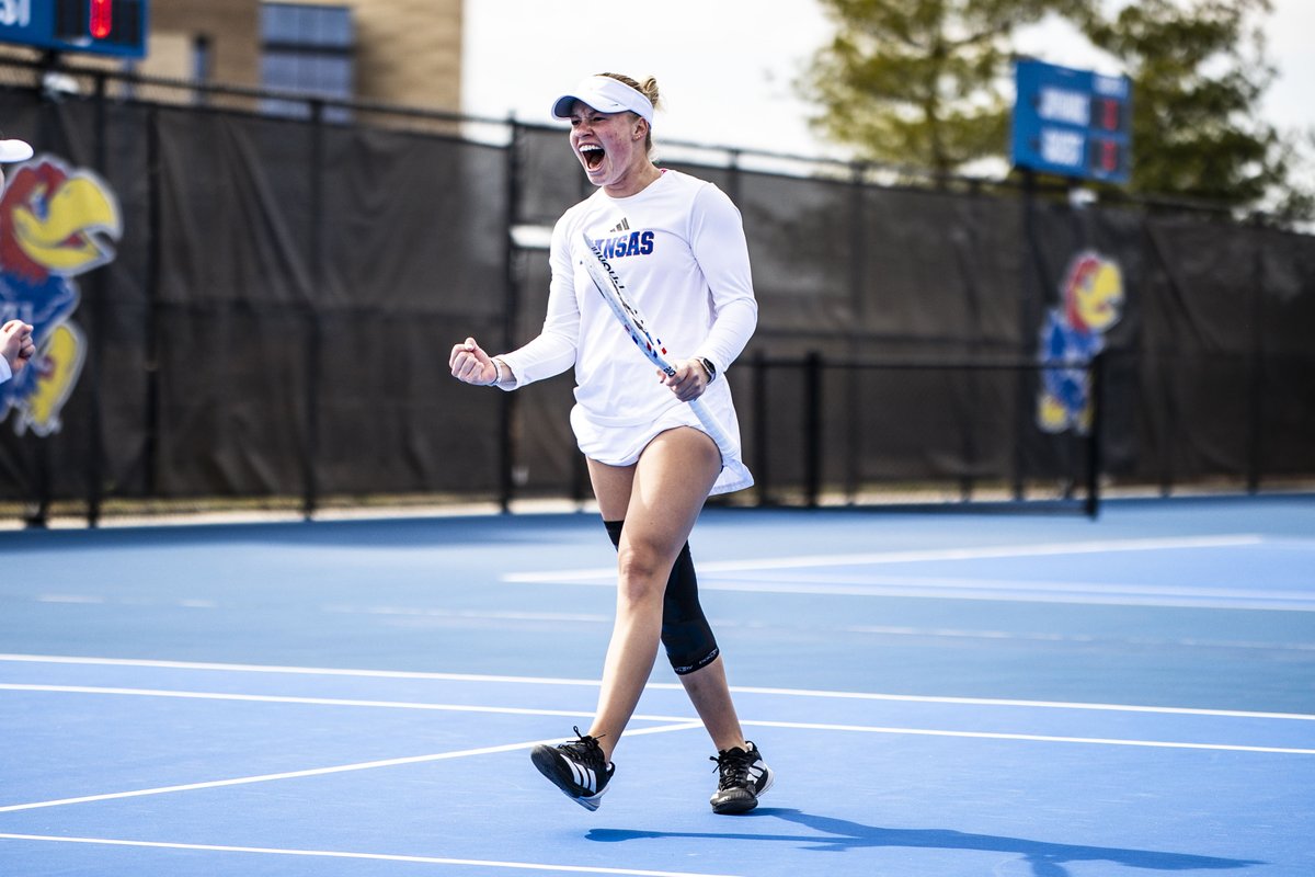 Kansas Jayhawks tweet media