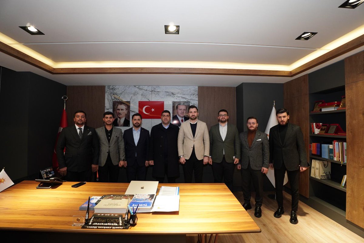 AKGenclikMardin's tweet photo. 📍 AK Parti Mardin İl Başkanlığı
Gençlik Kolları Genel Merkez Teşkilat Başkanımız Sn. Osman Nuri NAZLIER ile birlikte, İl Başkanımız Sn. Mehmet UNCU’yu ziyaret ettik.
Nazik ev sahiplikleri ve kıymetli sohbetleri için kendilerine teşekkür ediyor, çalışmalarında muvaffakiyetler diliyoruz.