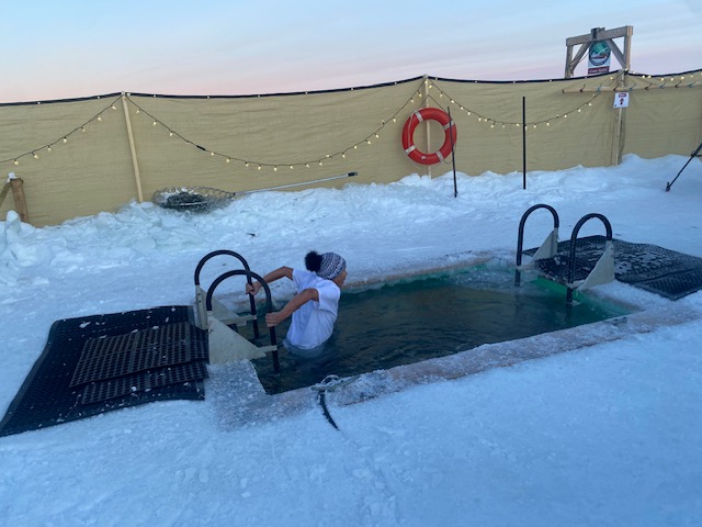 SusanREaton_Geo's tweet photo. Reflections on my 2024 @CanGeo #PolarPlunge in Great Slave Lake, Northwest Territories (air temp was -37 degrees C). Consider donating to my March 8th, 2026 Arctic Polar Plunge to support #CanadianGeographic's education and expedition programming. 
@RCGS_SGRC @spectacularNWT #BeBoldGoCold #Northof60 #Exploration #Geography 
https://t.co/DxK9TF4brk