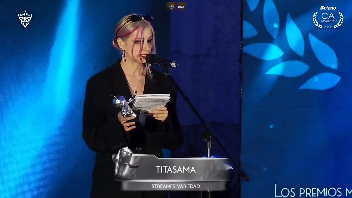 A Tita sama le regalaron un premio homenaje por su casa le ha dado like a tu post