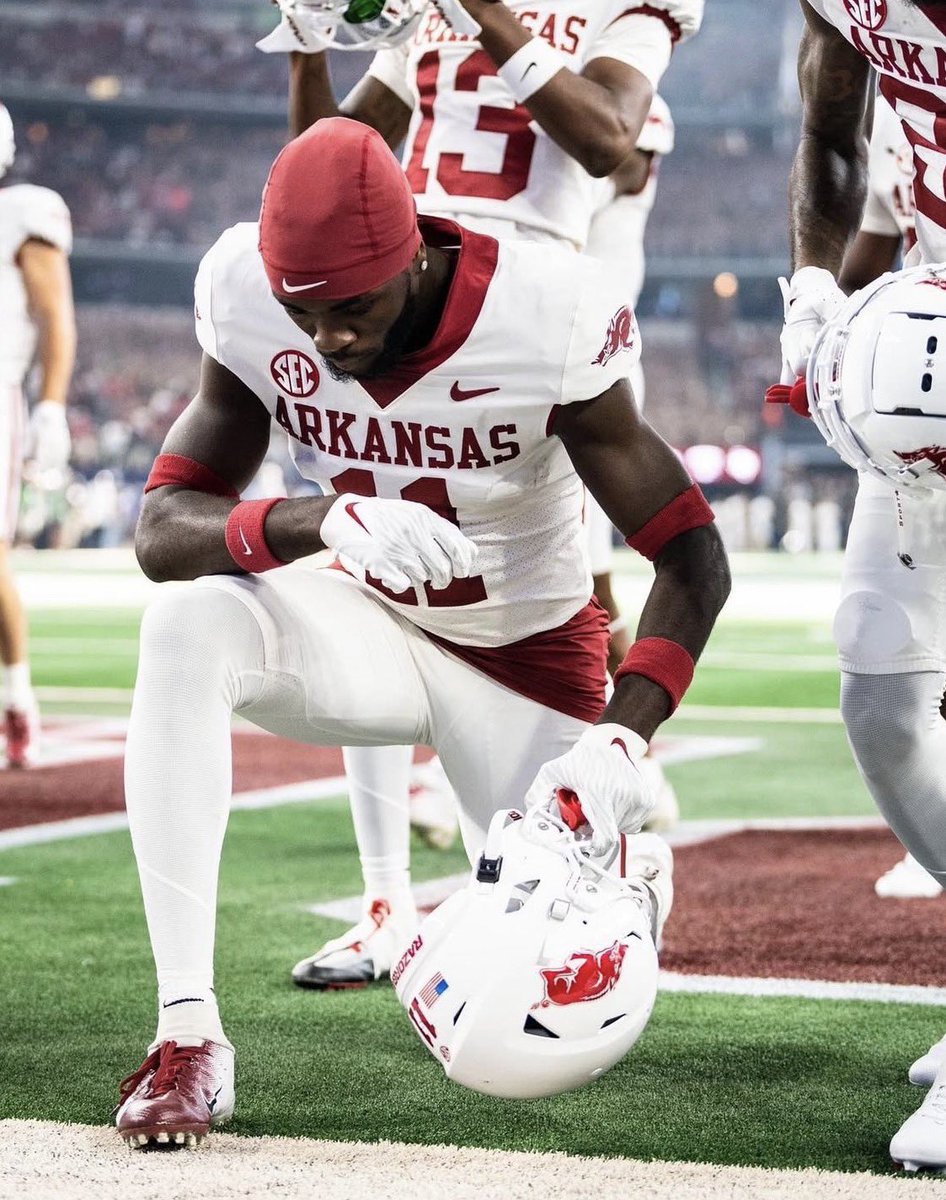 _thatkidky_'s tweet photo. I am Extremely Blessed to receive my 27th D1 ๐
พ๏ธffer from The University of Arkansas!! #CallTheHogs๐ #แดษขแดษขโ๏ธ @RazorbackFB @CoachWilk04
@tjkelly17 @GoSaraland @jonhersel
@CoachLanier34 @S_Mosley8
@GregBrown_3
@HallTechSports1 @BrettGreenberg_
@CoachSmook @TDARecruiting @ScoutFball @EliteCoachDonte
@247Sports @Rivals @JosieMPittman @Stan1Houston @On3Recruits @raisingchamps_ @DonnieLeeJr85
@dtagovailoa @AL6AFootball
@helmet2helmt251 @qb_country
@sixstarfootball @youareathlete @coachrsigler
@Excelspeed12 @ethantkey
@ChadSimmons_
@CooperMorreale @PrepRedzoneAL @BenThomasPreps @MrWayneJohnson
@ColePinkston @Hayesfawcett3
@SouthernCharmSp @BabyJoeMedia2
@SOPPRODUCTIONSS