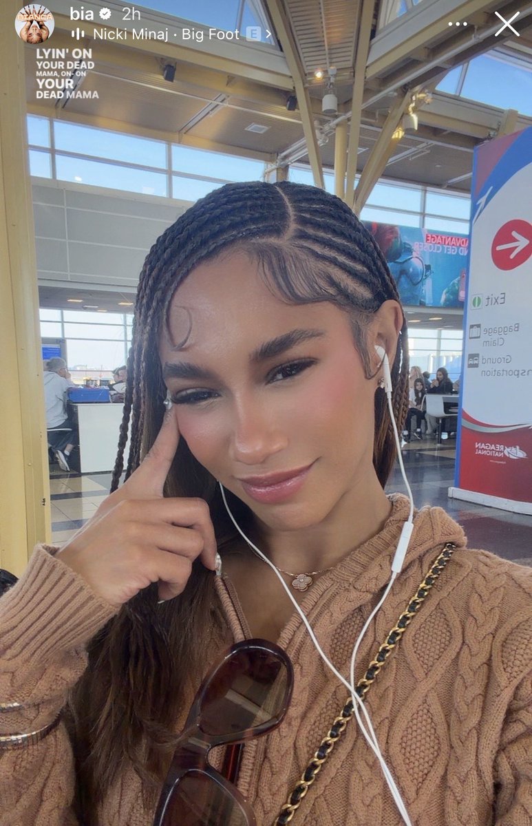 Bia Bia looking beautiful with the song Big Foot attached via instagram Stories. 👀