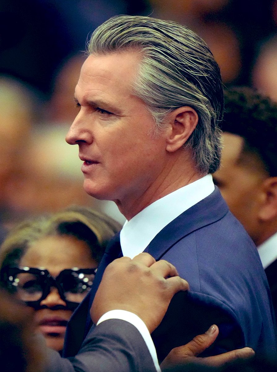 𝐃𝐚𝐫𝐤 𝐇𝐚𝐢𝐫𝐞𝐝 tweet media