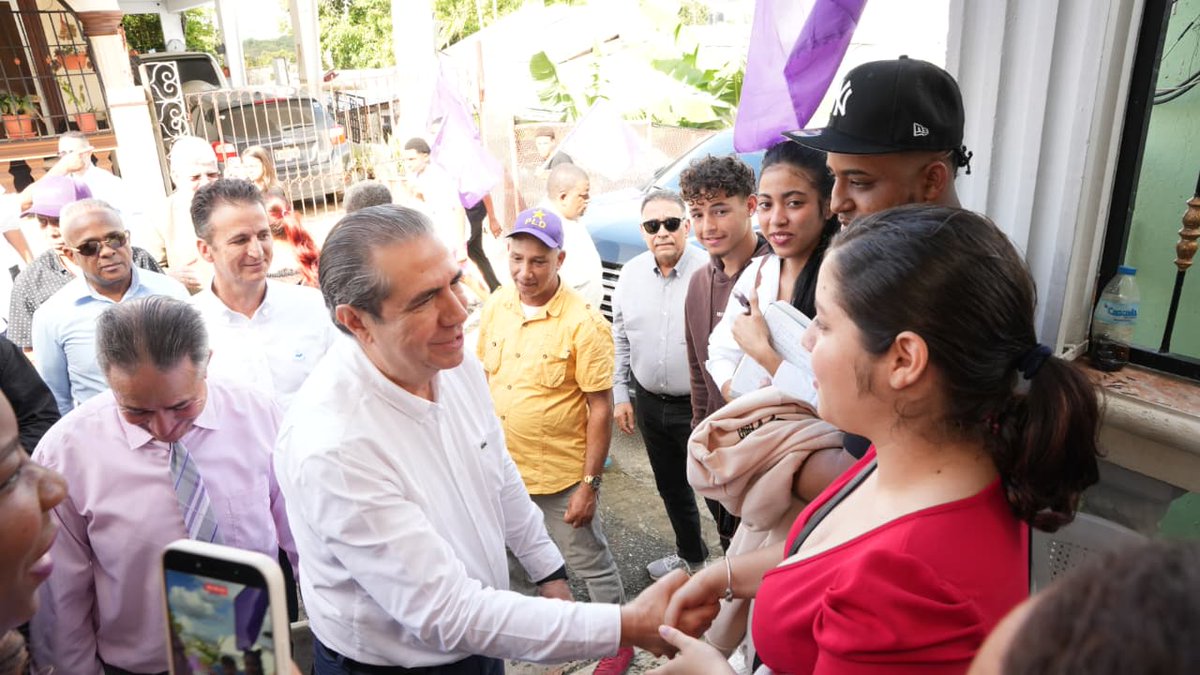 ESTA TARDE EN SANTIAGO | 🇩🇴

Francisco Javier visitó a Doña Dominga Tapia, en el sector Barrio Nuevo de Villa Liberación, Circ.2, Santiago, en un encuentro lleno de regocijo, cercanía y compromiso con la gente.
Seguimos avanzando junto al pueblo, fortaleciendo la esperanza y el