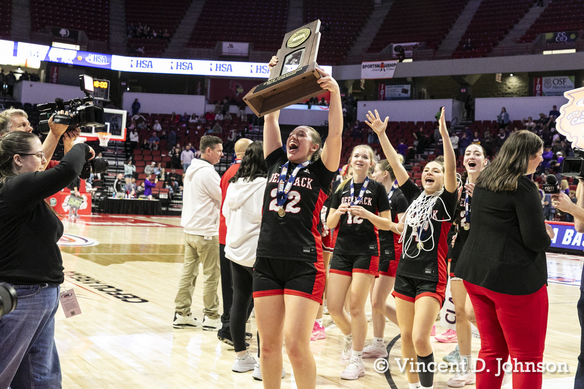VincentDJohnson's tweet photo. #TazwellCounty, Illinois taking home two girls 🏀#basketball state titles today. 
🏆1A Deer Creek-Mackinaw
🏆3A Washington

@DCM_Chiefs @DMladychiefs @wchs_308gbb
@wchs_308sports https://t.co/fRczAl0Jkf