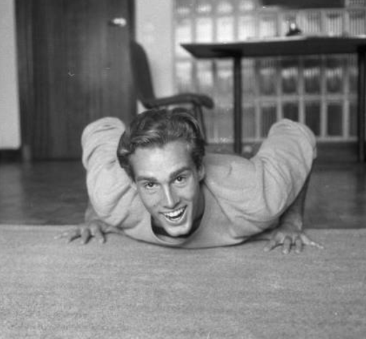 ClassicMovieDig's tweet image. Sean Flynn, only son of Errol Flynn, was a photojournalist during the Vietnam War. In 1970, he and fellow journalist Dana Stone disappeared after being captured by communist guerrillas. 
They were never seen again.