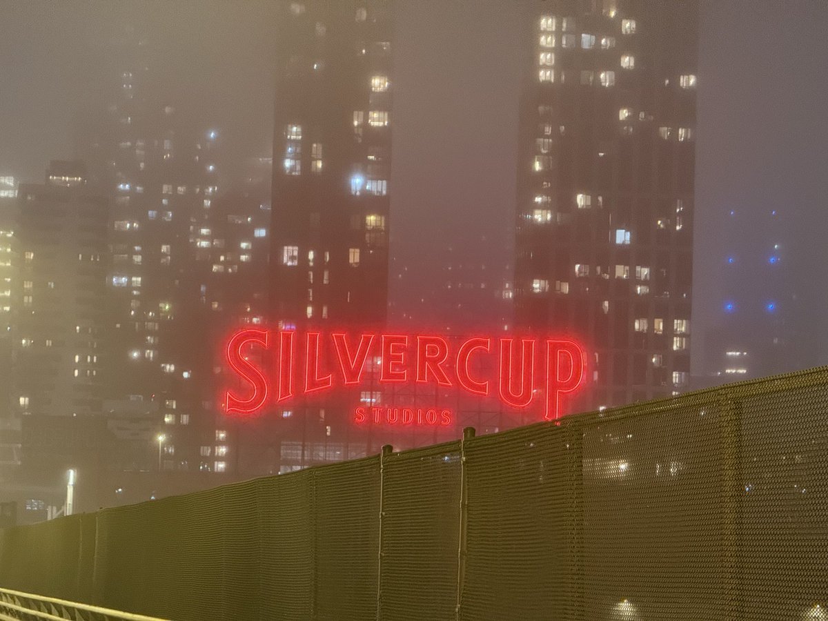 philmatu's tweet photo. Queensboro Bridge in the fog https://t.co/LXGlxXXyXp