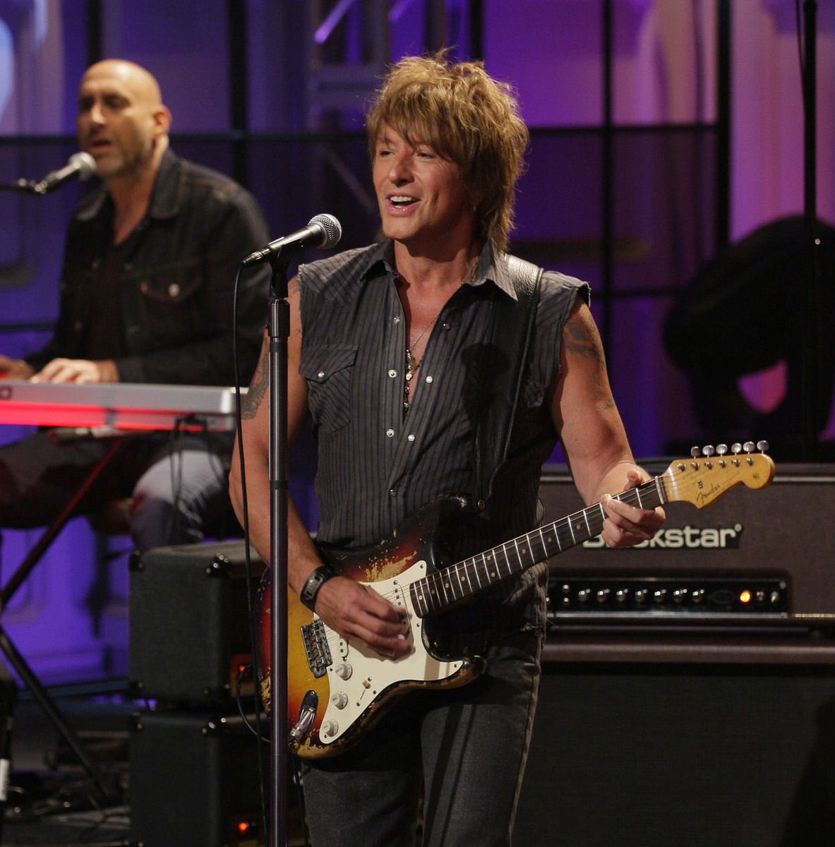 rsfans_ww's tweet photo. Jay Leno. Season 21. Photo by NBC #richiesambora #sambora #guitarist #singer #songwriter @TheRealSambora https://t.co/isoH9r5Vcb