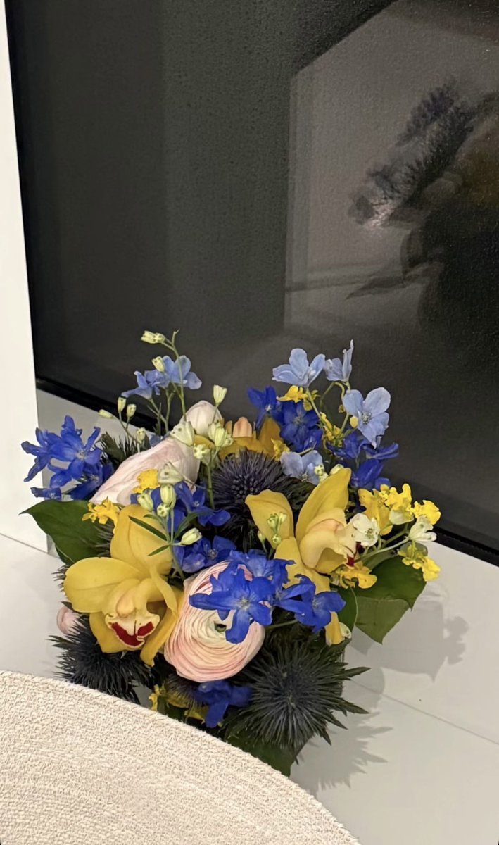 JT was welcomed home by Lil Uzi Vert with flowers and a sweet welcome card. “Love, Daddy”