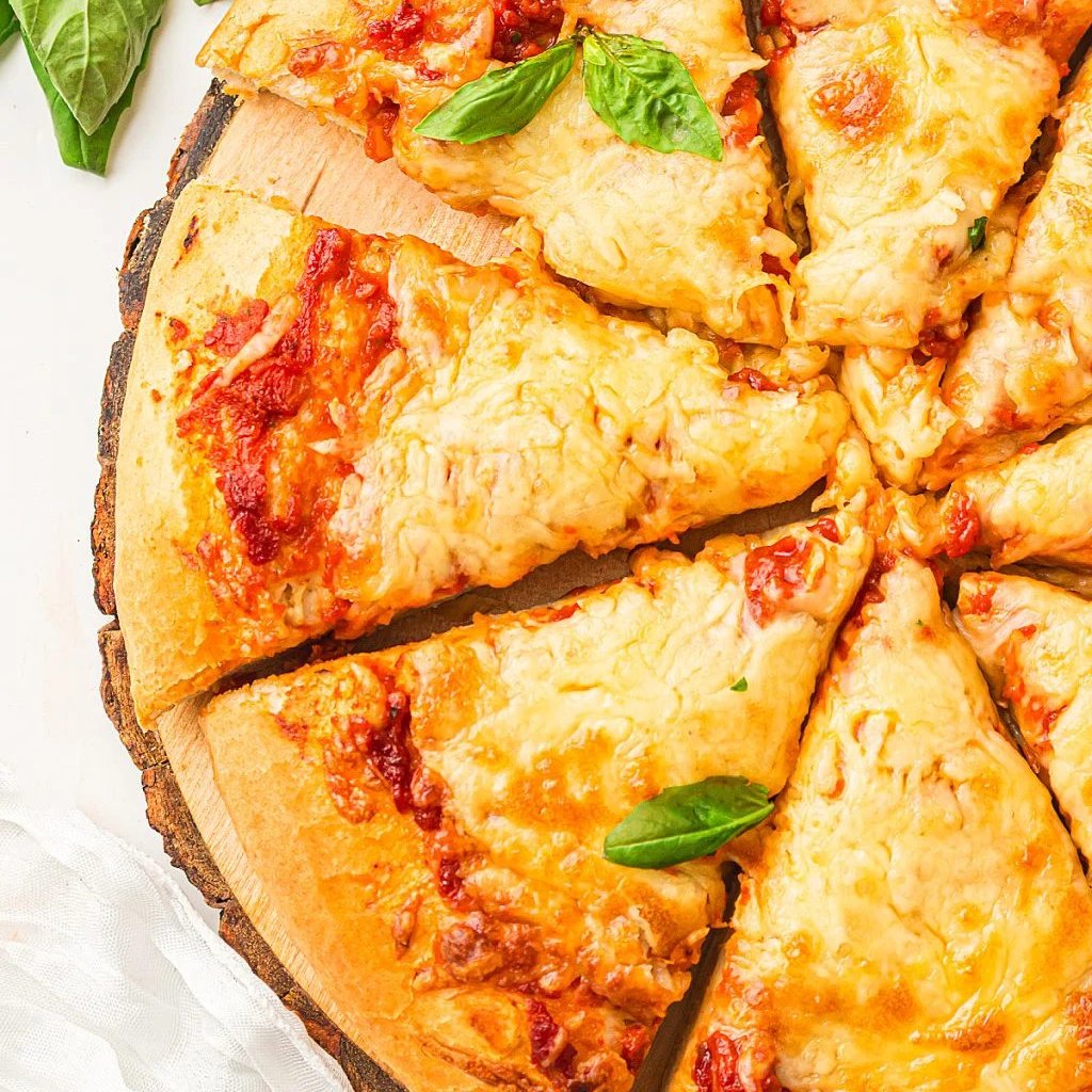 Melissa_MSSK's tweet image. This Bread Machine Pizza Dough recipe makes it incredibly easy to achieve that golden, bakery-style finish right in your own kitchen. #pizzadough #breadmachine #homemadepizza #pizzanight #dinner #pizza melissassouthernstylekitchen.com/bread-machine-…