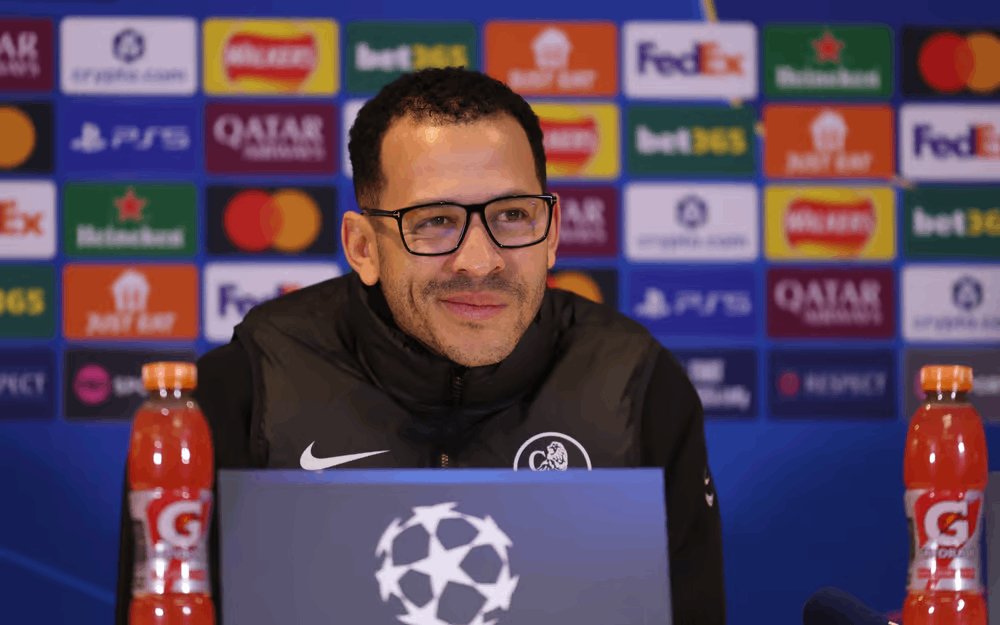 PSGINT_'s tweet photo. Liam Rosenior on PSG game "I think the UCL draw was very fair, and I like it. Facing PSG in the next round didn't come as a surprise... the boys were all smiles when they saw Chelsea would play PSG." https://t.co/fjIhUfpuGC